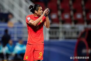 不敌日本！朝鲜女足主帅泪流满面，拒绝韩媒提问+对裁判不满